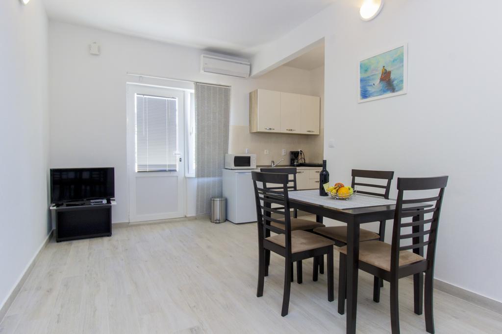 Apartments Zoran Pirovac Exterior foto