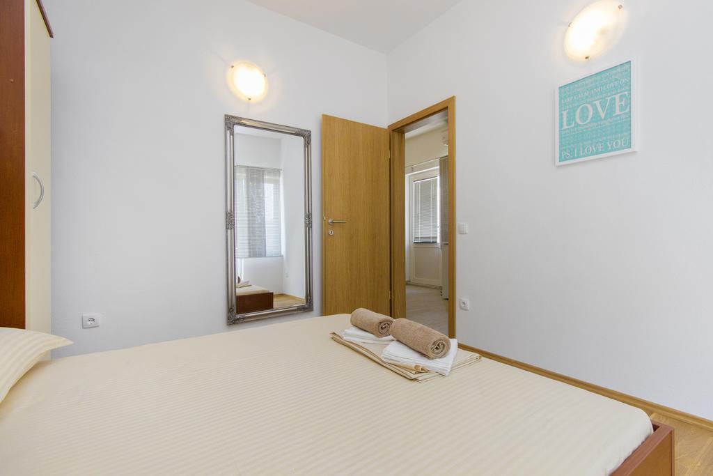 Apartments Zoran Pirovac Exterior foto