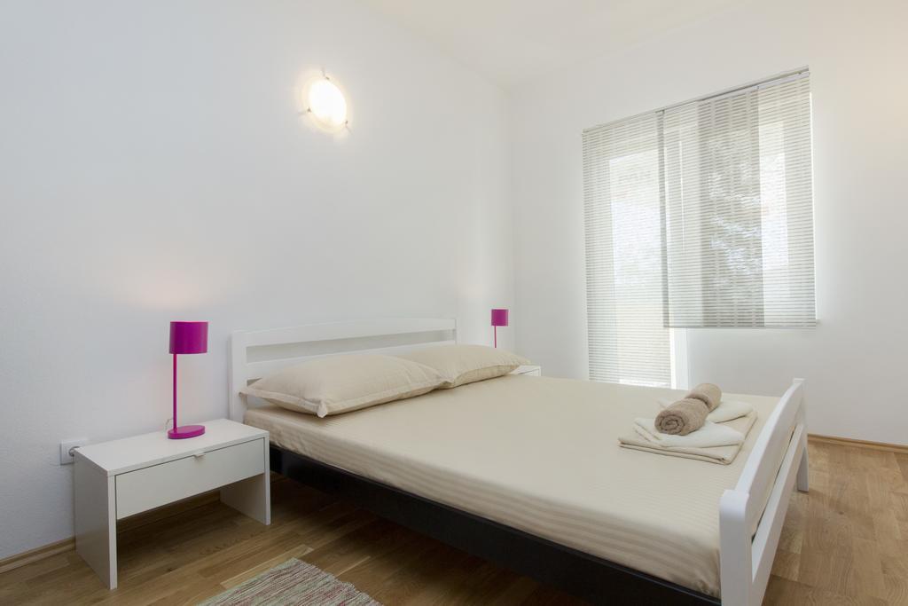 Apartments Zoran Pirovac Exterior foto